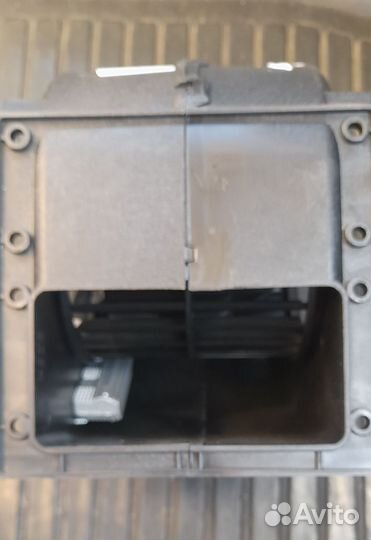 Мотор отопителя 24V 010-B70-74D