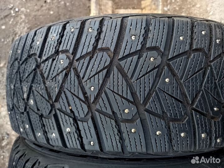 Goodyear Ultragrip 600 215/55 R17