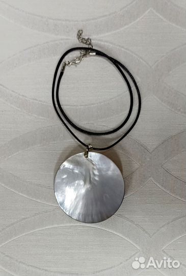 Кулон подвеска перламутровая