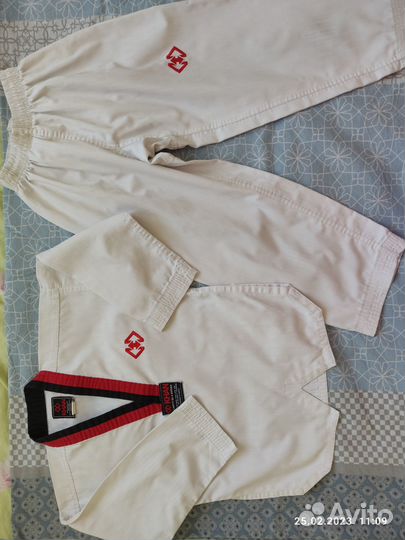 Форма добок тхэквондо с эмблемой. размер 130 см