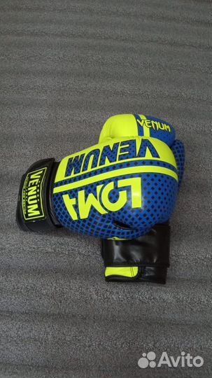 Перчатки боксерские Venum