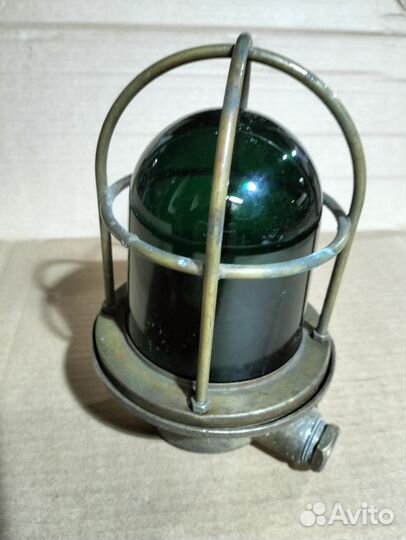 Светильник судовой