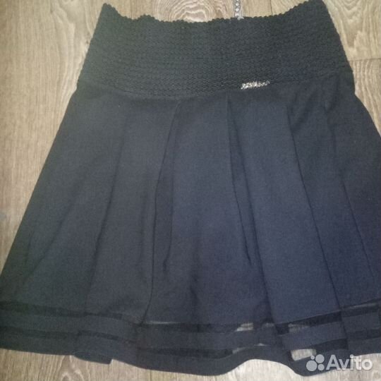 Юбка детская цвет черный в хорошем состоянии