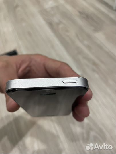 iPhone SE