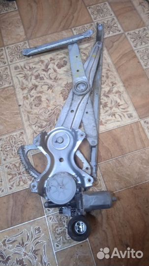 Стеклоподъемник передний левый toyota corolla 150