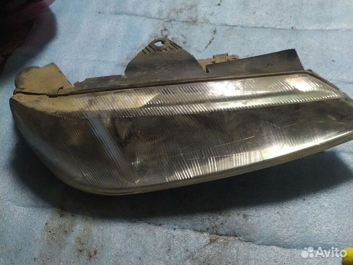 Фара правая Peugeot 406