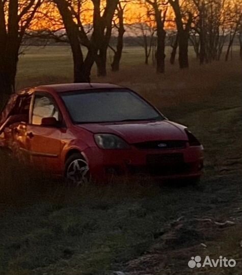 В разборе ford fiesta 1.4 хэтчбек