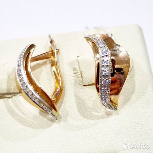 Золотые серьги с камнем