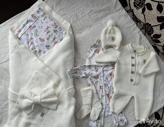 Комплект на выписку для девочки