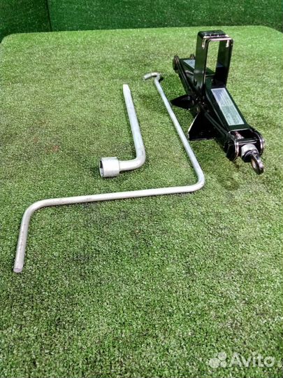 Домкрат Subaru Legacy Outback BR9 / B14 EJ253