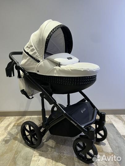 Коляска 2 в 1 Tutis New Mimi Style