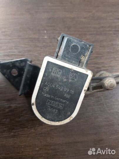 Датчик положения кузова левый Mercedes Gl 500