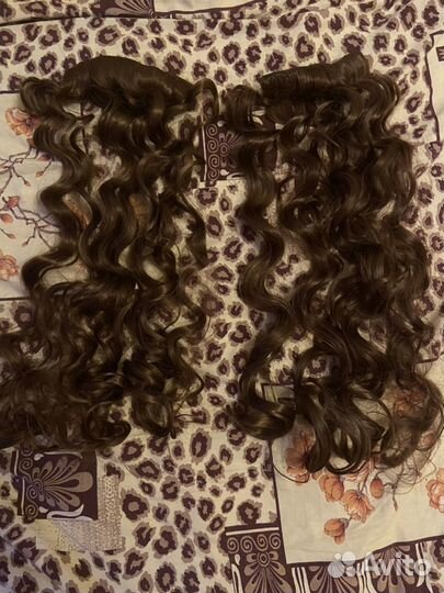 Волосы на заколках и натуральные на капсулах