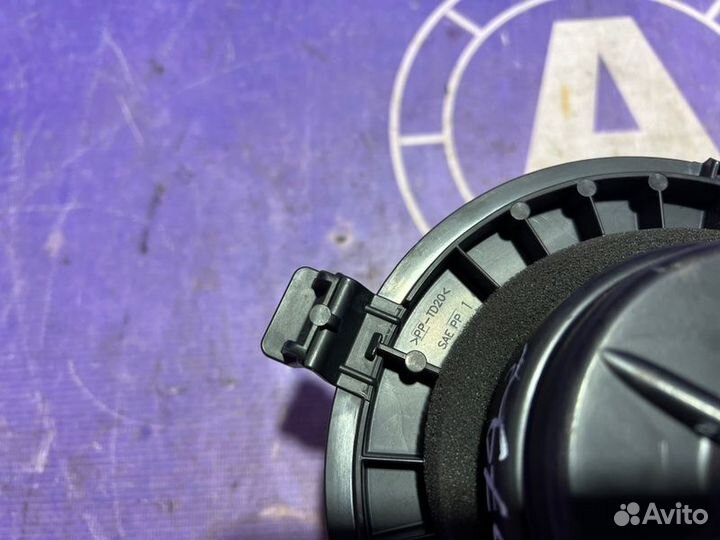 Моторчик печки Suzuki Sx 4 седан M16A 2010