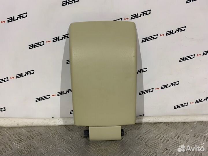 Подлокотник Volvo V70 WG B5254T6 2008