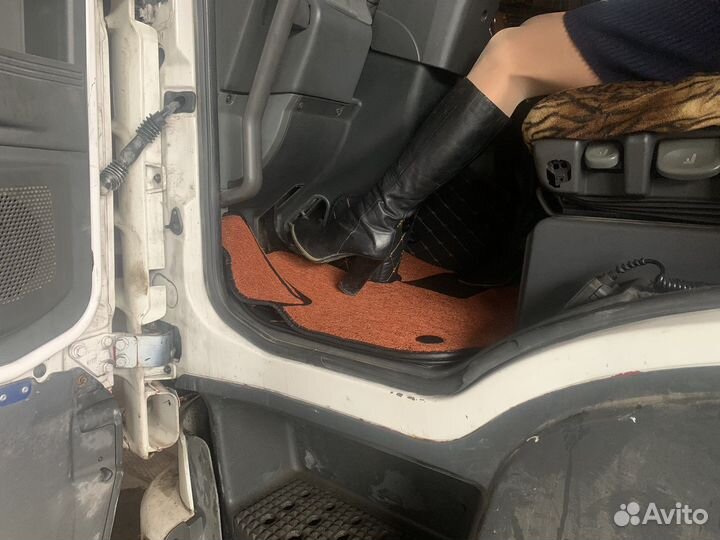 3d коврики на грузовик Nissan Civilian