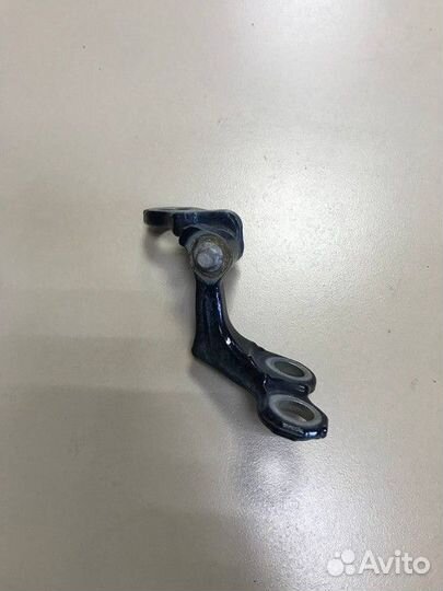 Петля двери задняя правая верхняя седан Ford Focus