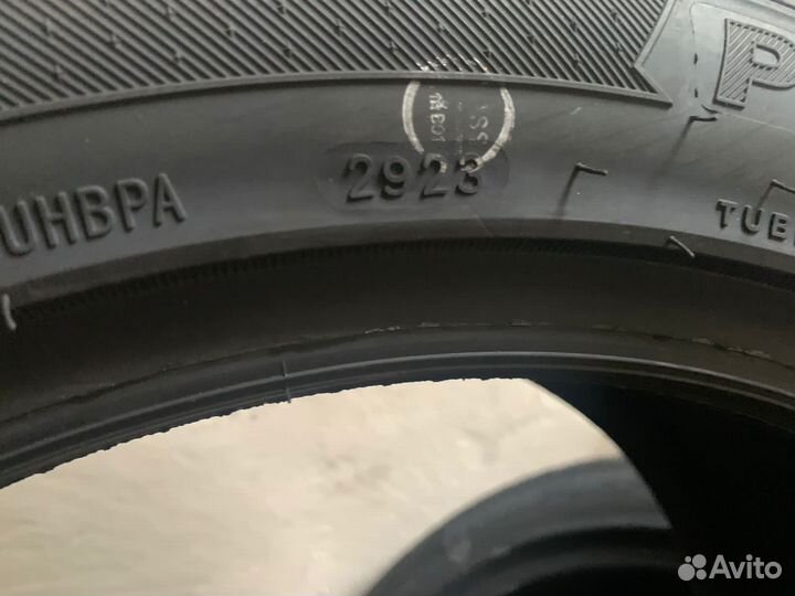 Roadmarch Prime UHP 08 225/45 R18 95W