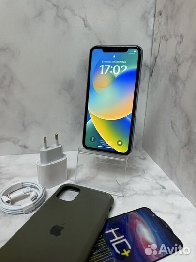 Телефон iPhone 11 64gb