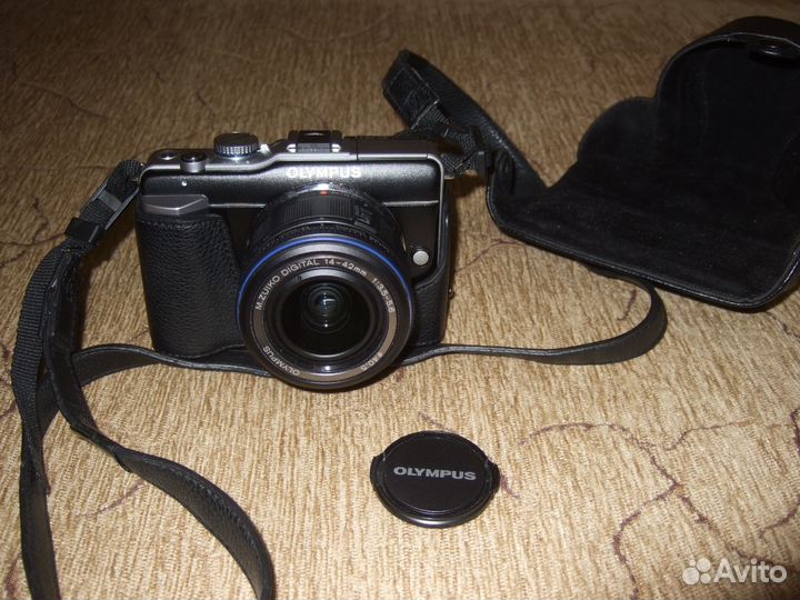 Olympus E-PL1 kit с чехлом
