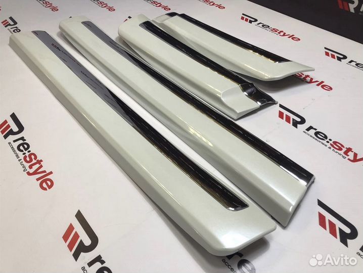 Молдинги дверей Toyota Land Cruiser 200 R664