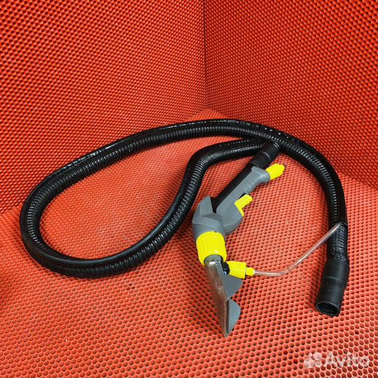 Моющий пылесос karcher