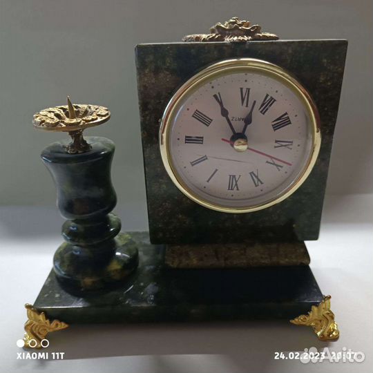 Настольные часы в камне с подсвечником