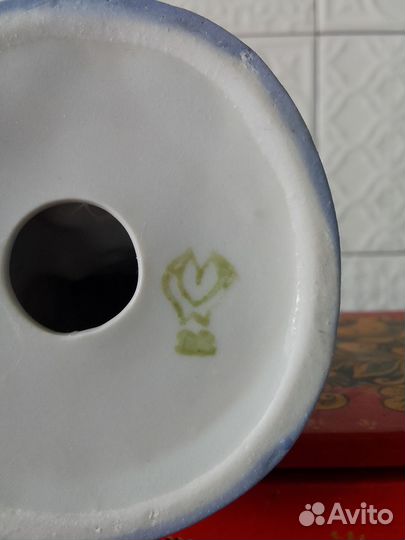 Статуэтка фарфор