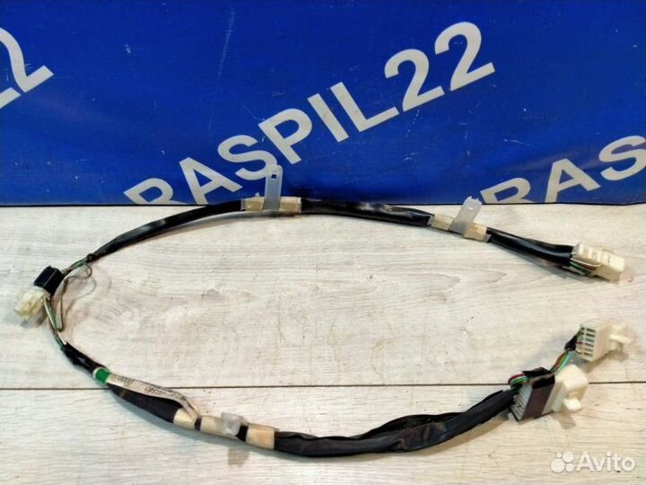 Электропроводка задних фонарей Toyota Cresta