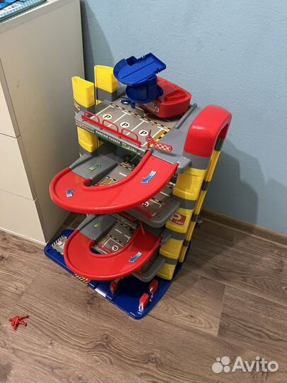 Трек (игровая парковка)