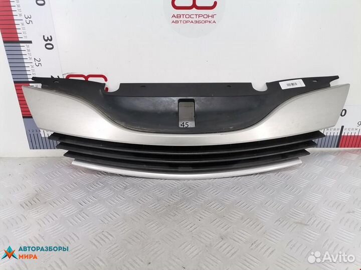 Решетка радиатора Renault Laguna 2 2002 8200390126