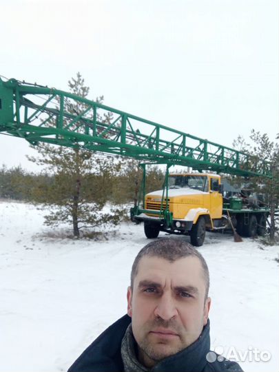 Моторист ца, машинист подъемника, помощник бурильщ