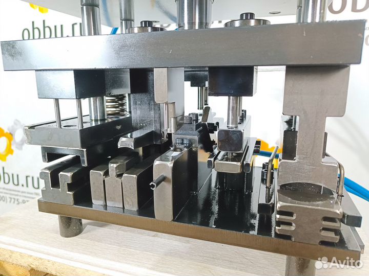 C640+P400 Пресс-матрица для A L окон Industrias AZ