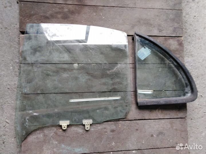 Стекла задней правой двери Nissan Almera n15 1998