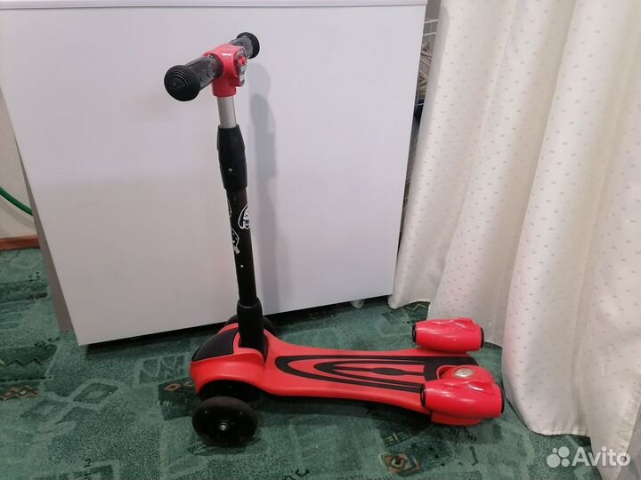 Самокат детский трехколесный светящиеся колеса