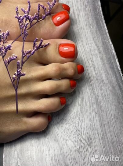 Педикюр и маникюр с покрытием гель лака