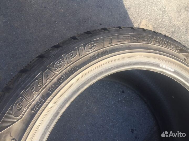 Dunlop Graspic DS2 235/45 R17
