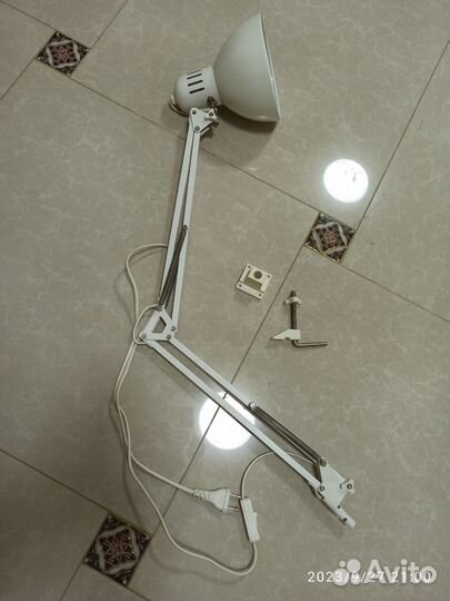 Лампа настольная для маникюра