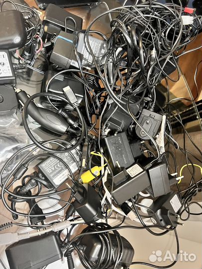 Зарядное устройство телефоны,шнуры,прикуриватель