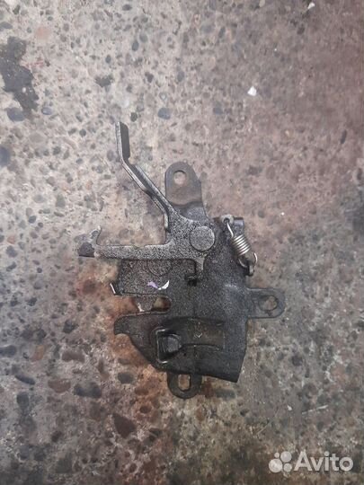 Замок капота Toyota Corolla AE100