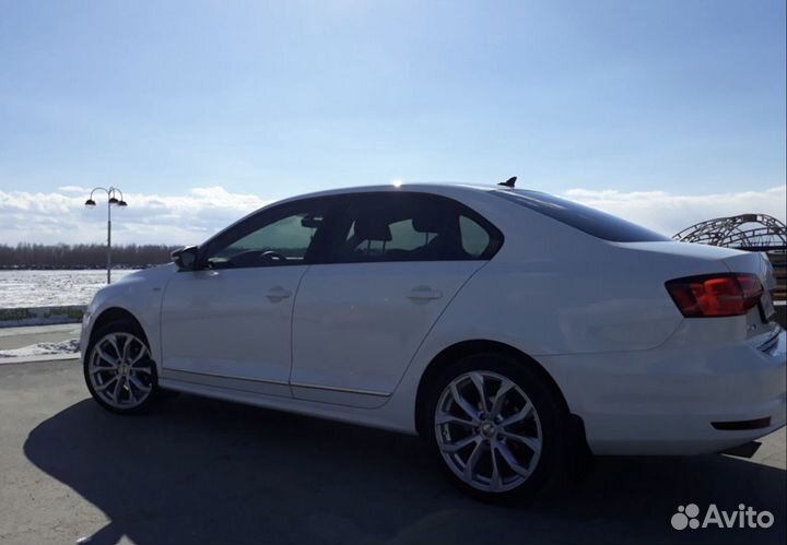 Нижние OEM хром молдинги дверей Jetta 6