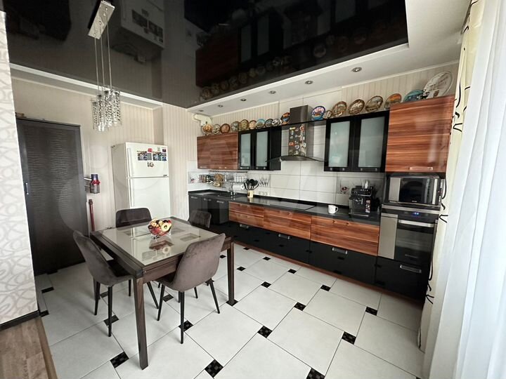 3-к. квартира, 95,2 м², 13/16 эт.