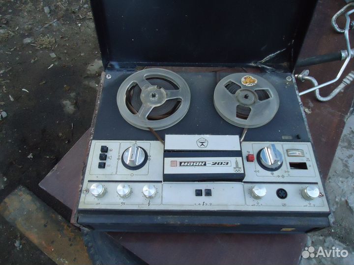 Катушечный магнитофон маяк 203