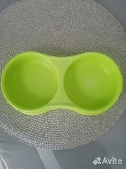 Попона, миска для корма