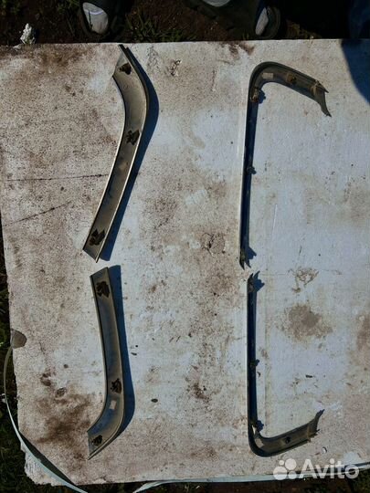 Молдинг переднего бампера веста