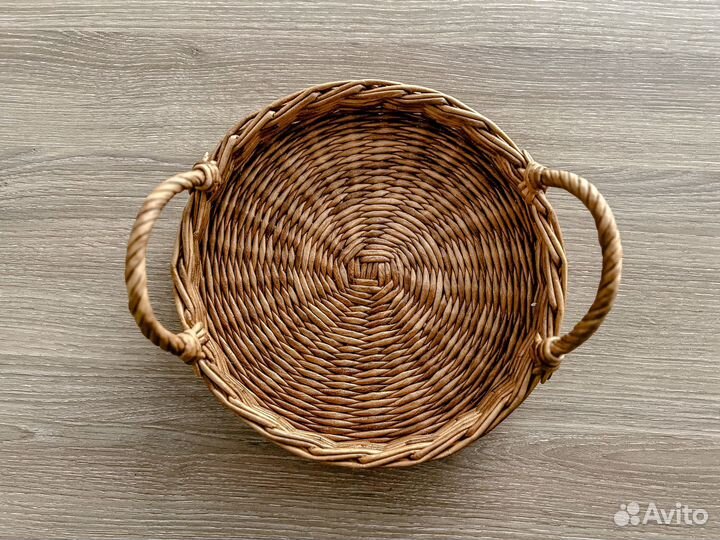 Поднос плетеный