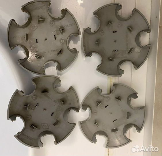 Колпачоки ступицы Nissan Terrano