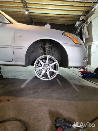 Продам комплект литья с резиной 205 55 R16 5 114.3