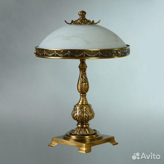 Светильник настольный металлический и стеклянный