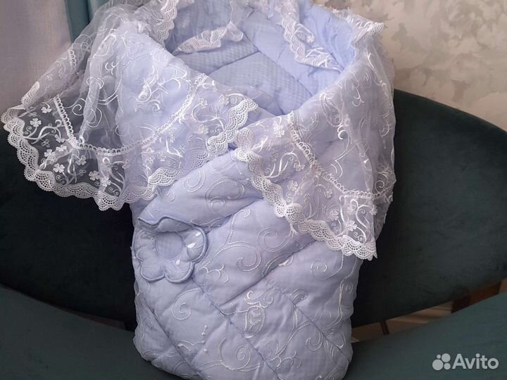 Конверт на выписку очень тёплый, красивый